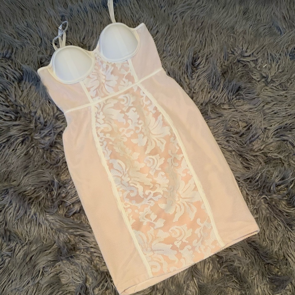 🛍✨CLEARANCE 🛍⭐️ White Mesh Lacey Bandau Dress